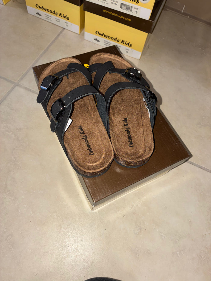 Outwoods Kids Girls Borks Sandals Black Size 4 NIB NEW