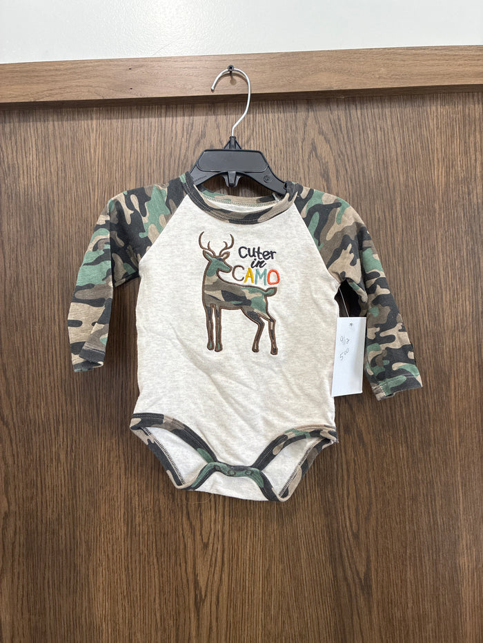 Baby boys John Deere long sleeve onesie size 9-12 months