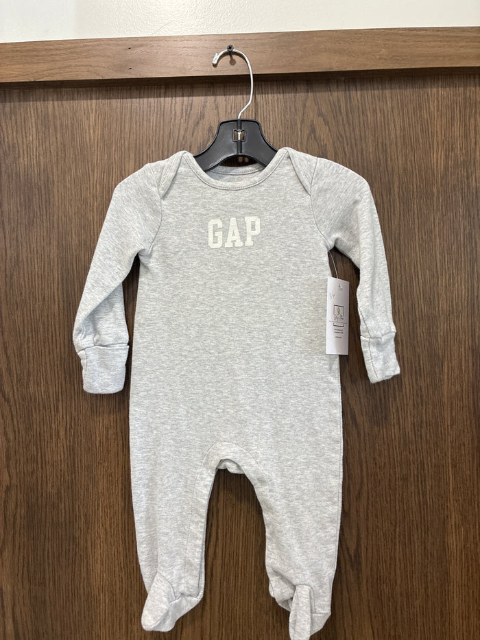 Baby Gap Sleep & Play  3-6 months