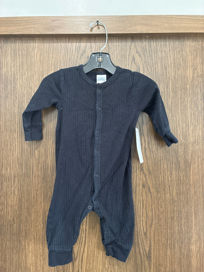 Baby modern moments sleeper size 3-6 months