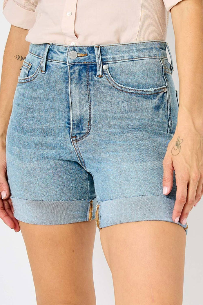 Judy Blue NWT High Waist Tummy Control Cool Denim Shorts XL