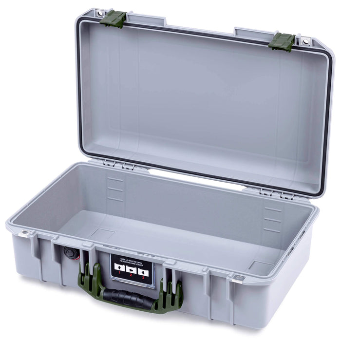 Pelican 1525 Air Case, Silver with OD Green Handle & Latches None (Case Only) ColorCase 015250-0000-180-131