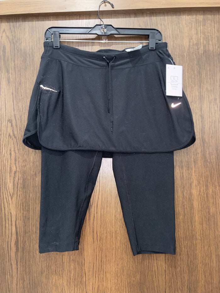 Women’s Nike Skapri Size Medium