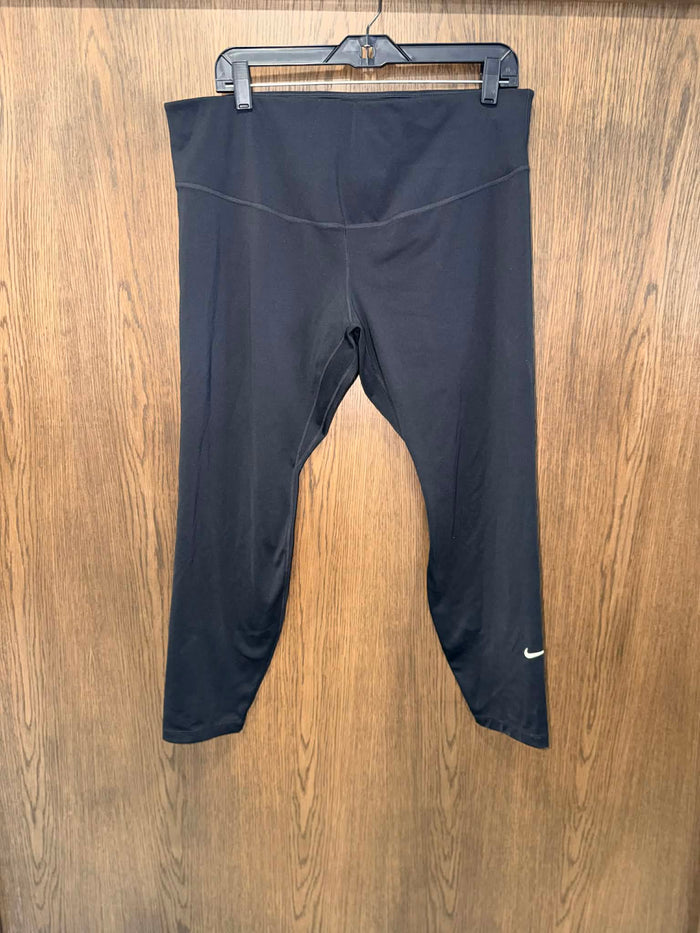 Nike Yoga Leggings Plus 1X